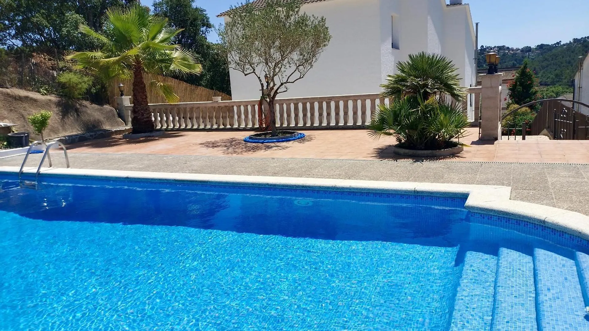 Bright Villa In Vidreres With Private Pool And Jacuzzi